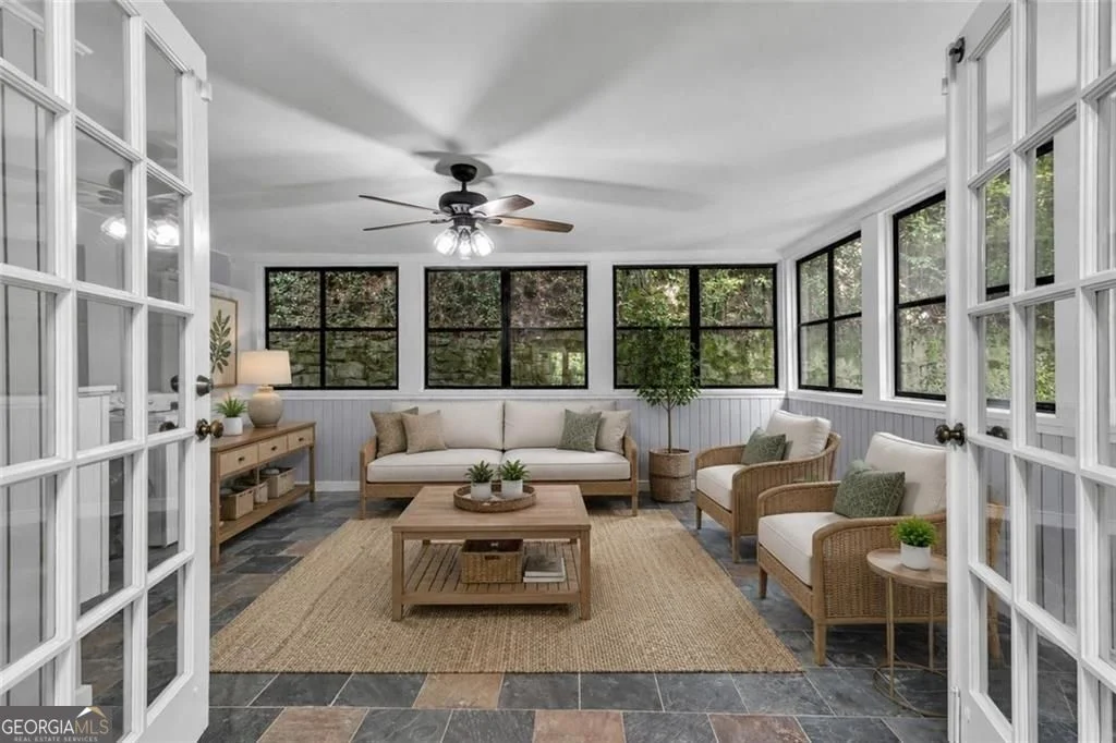 100 NW La-rue Place