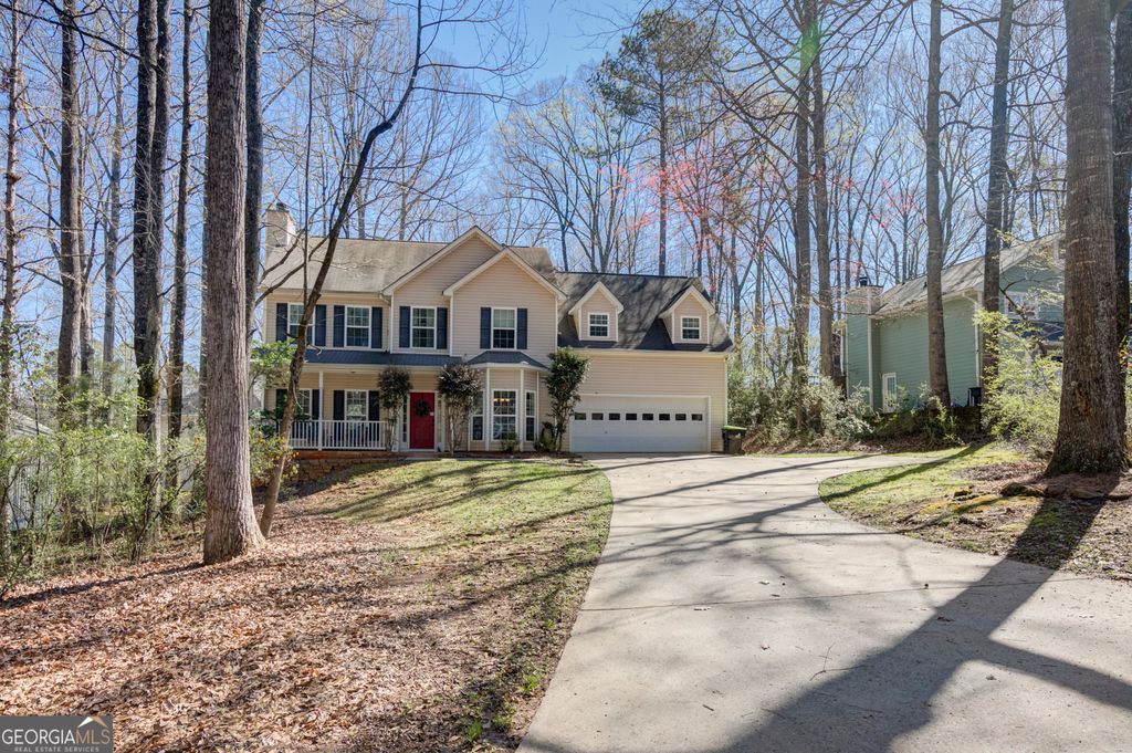 Photo of 135 Valley Brook Drive, Newnan, GA 30265 (MLS # 10710692)