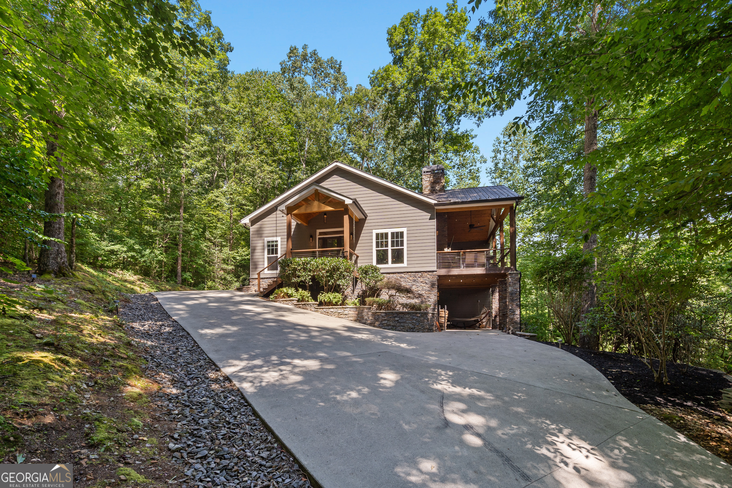 112 Springhill LN