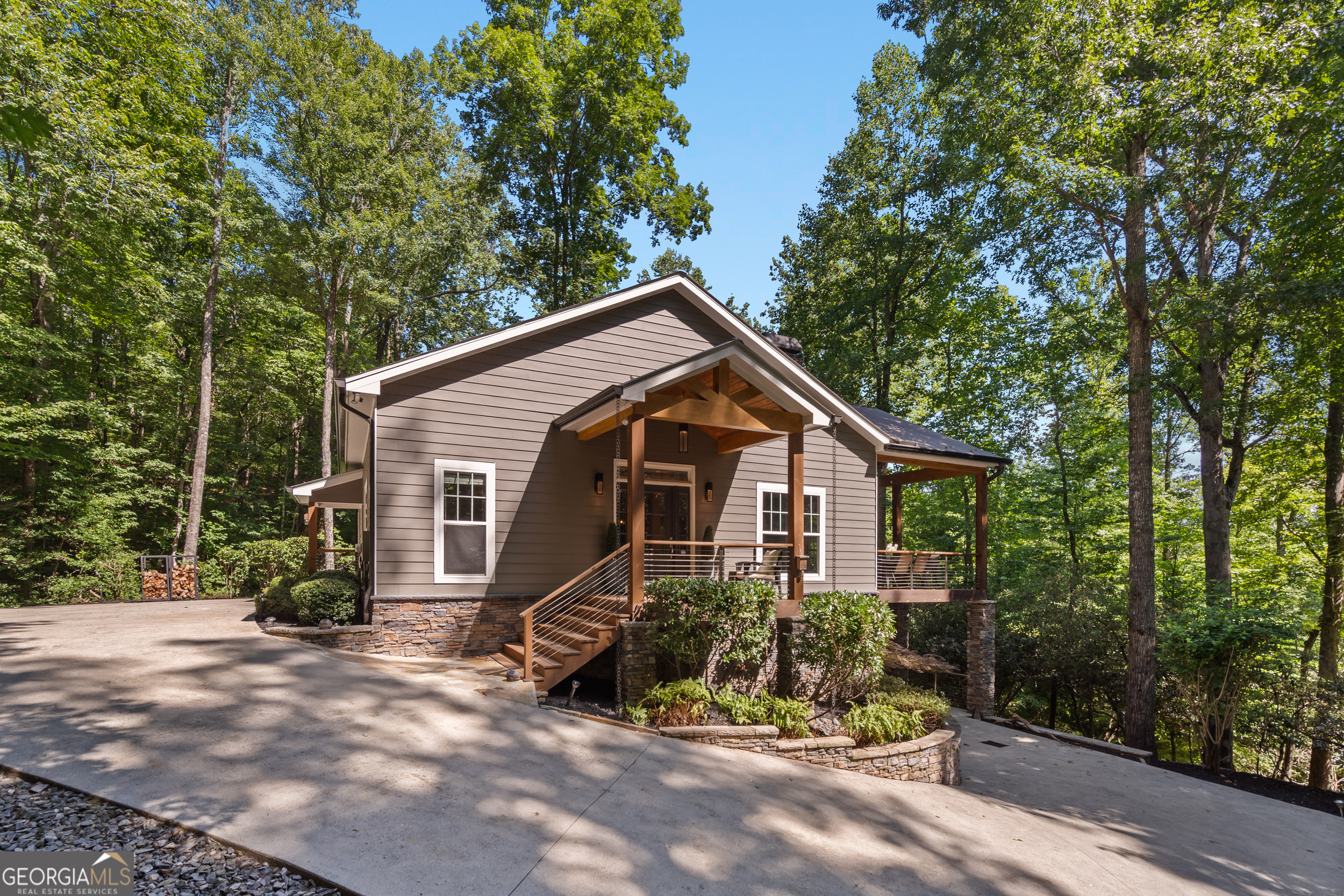 112 Springhill LN