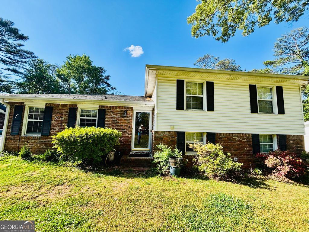 Photo of 31 McFerrin Circle, Riverdale, GA 30274 (MLS # 10736186)