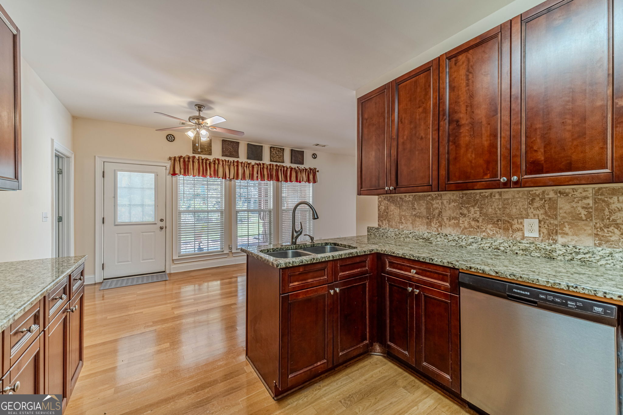 Huntington Cove - Residential