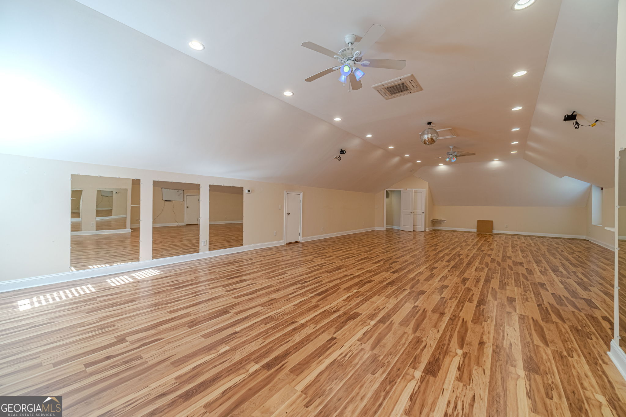 Huntington Cove - Residential