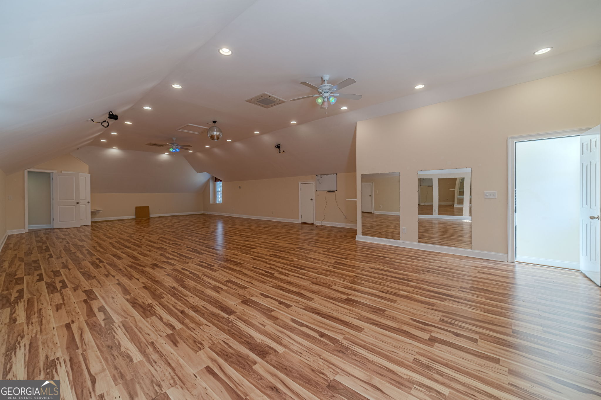 Huntington Cove - Residential