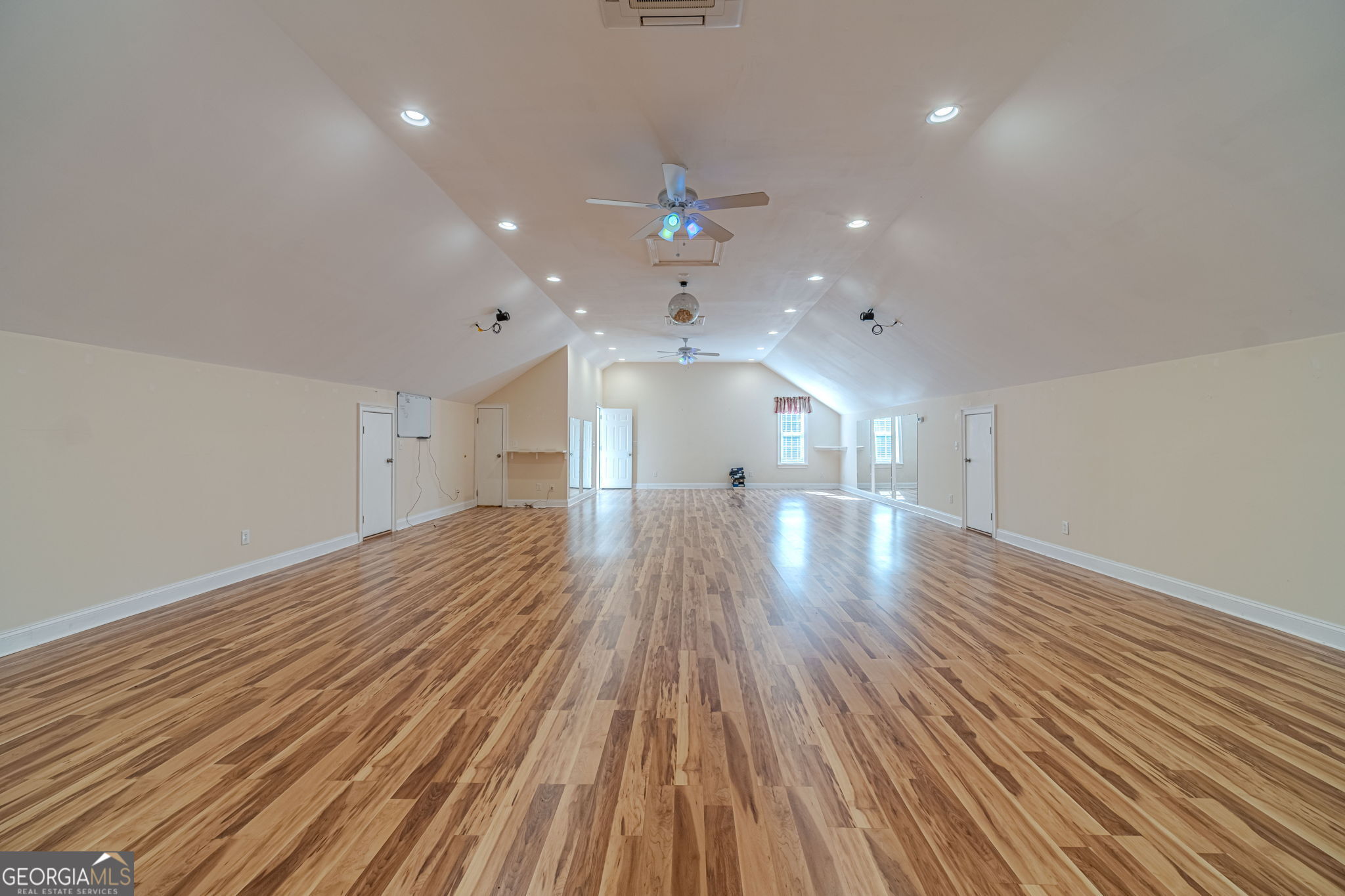 Huntington Cove - Residential