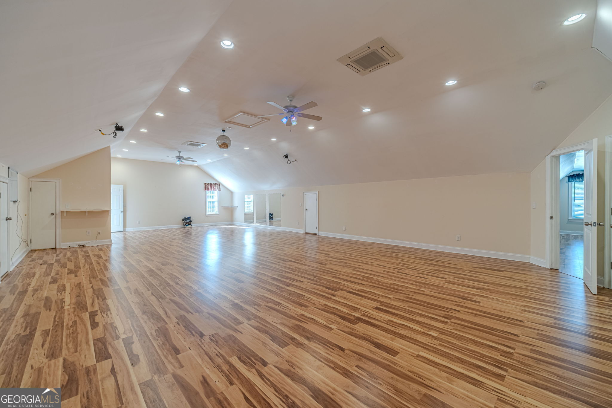 Huntington Cove - Residential