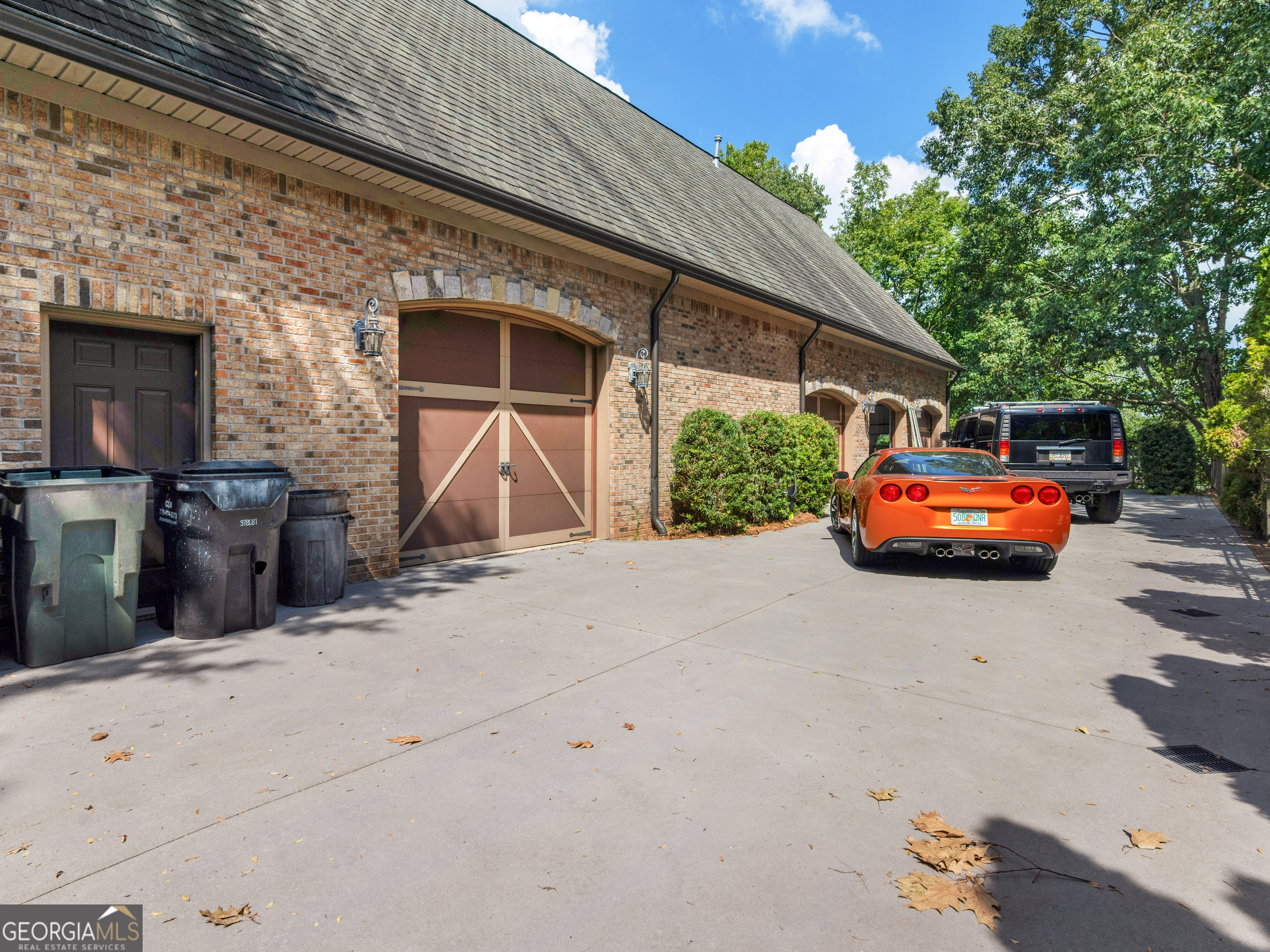 2554 Emerald DR