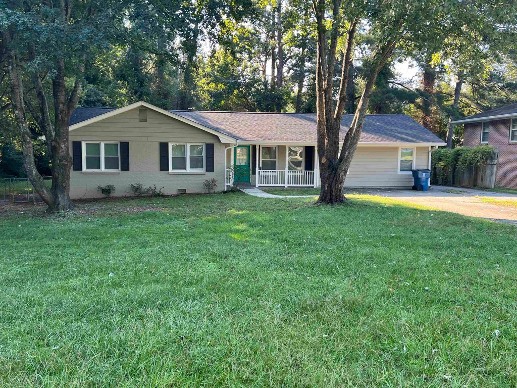 Photo of 420 Lockridge Lane, Lawrenceville, GA 30046 (MLS # 10661555)