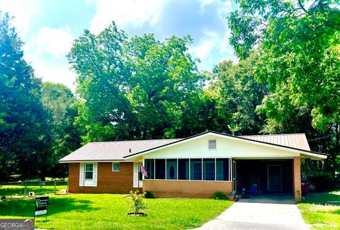 A home in Eastman