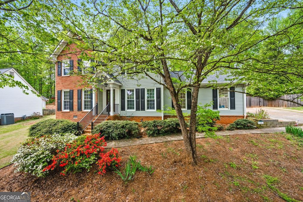Photo of 180 Forest Lane NW, Marietta, GA 30064 (MLS # 10727710)