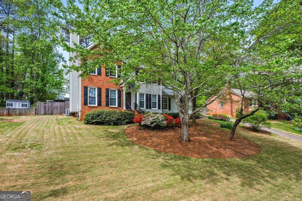 Photo of 180 Forest Lane NW, Marietta, GA 30064 (MLS # 10727710)