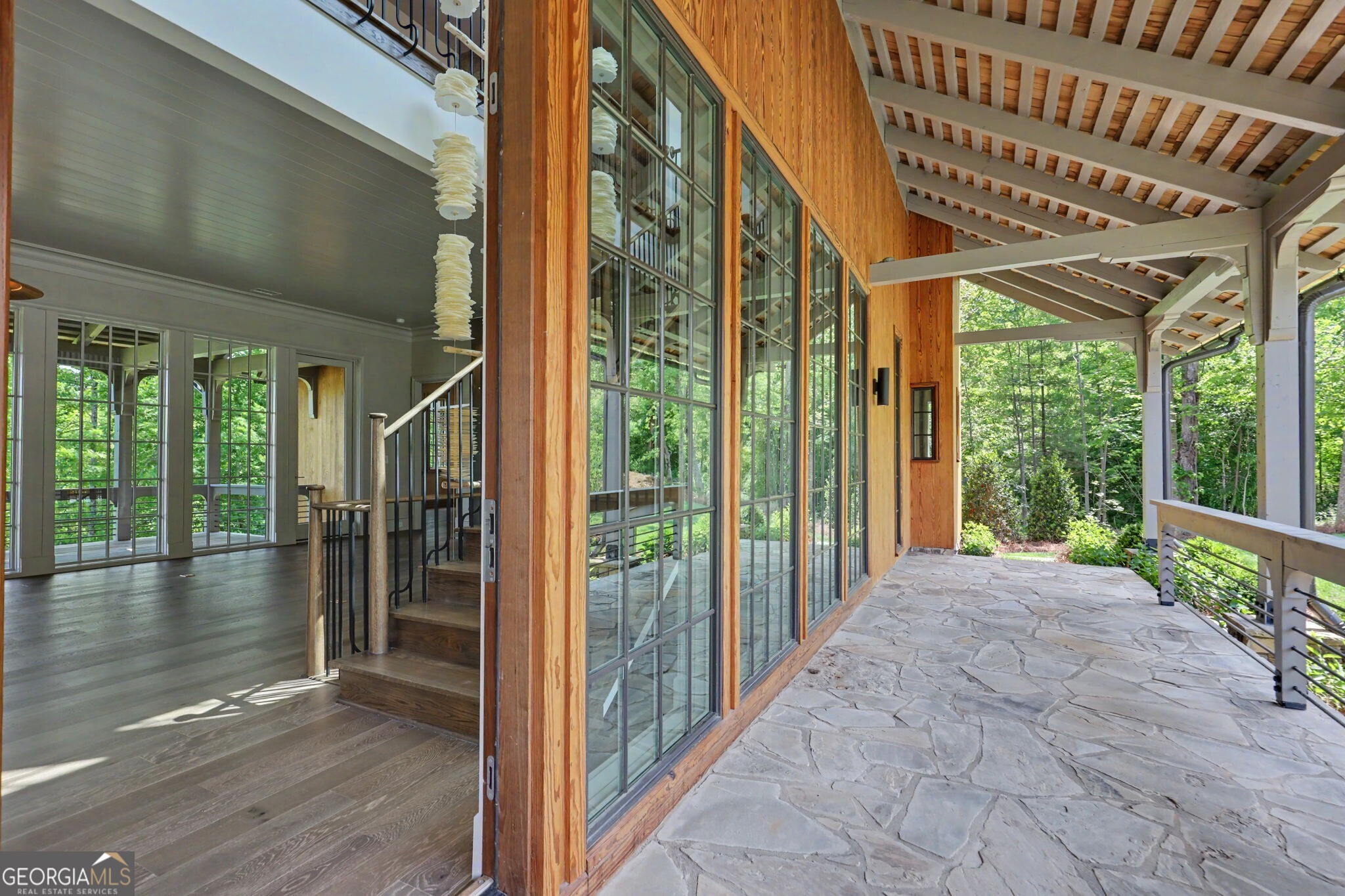 140 Cove View LN