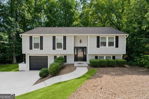 Photo of 9682 N Pond Circle, Roswell, GA 30076 (MLS # 10839841)