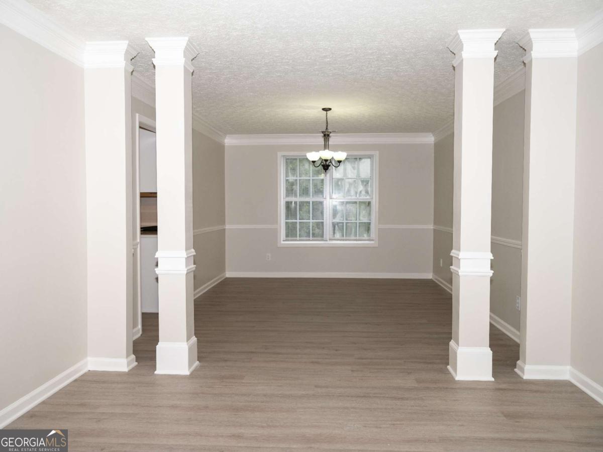 1860 Pinehurst View DR