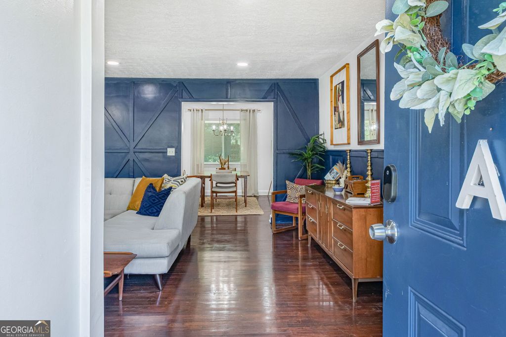 Photo of 2100 Cascade Road SW, Atlanta, GA 30311 (MLS # 10703449)