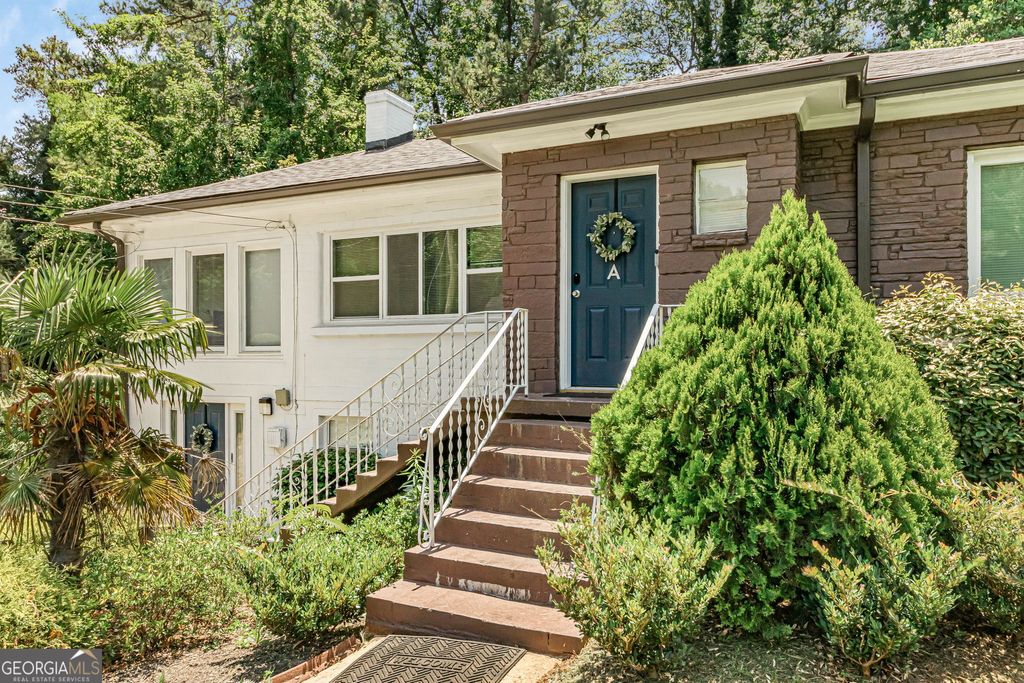 Photo of 2100 Cascade Road SW, Atlanta, GA 30311 (MLS # 10703449)