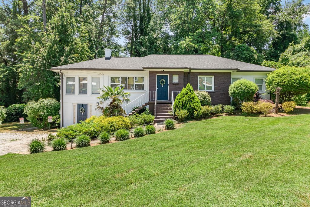 Photo of 2100 Cascade Road SW, Atlanta, GA 30311 (MLS # 10703449)