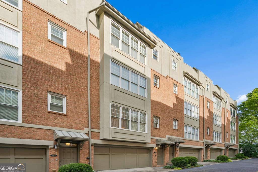 Photo of 1380 Parkview Lane NE, Atlanta, GA 30324 (MLS # 10819834)