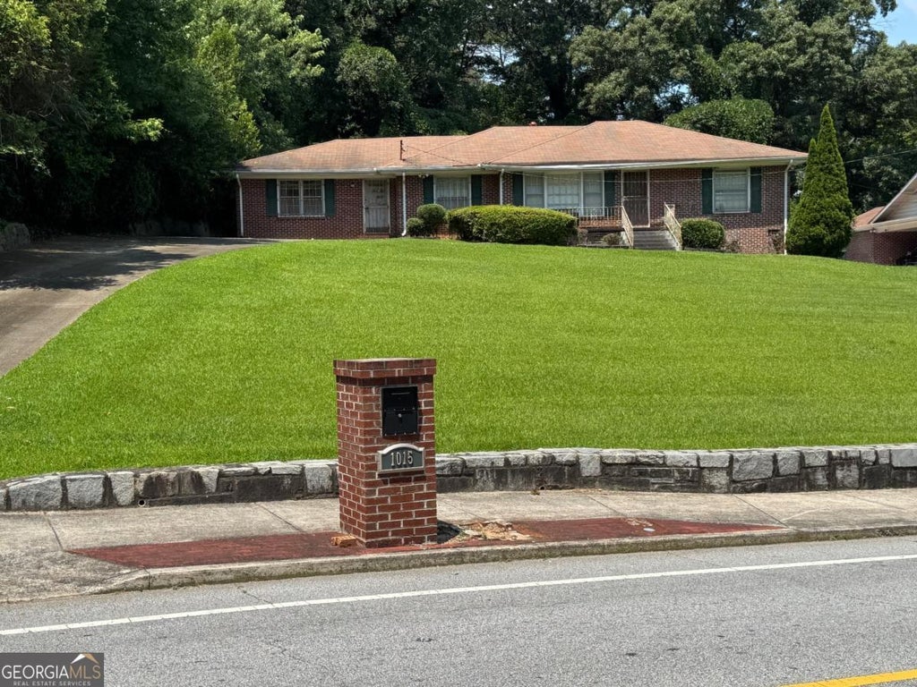 Photo of 1015 Lynhurst Drive SW, Atlanta, GA 30311 (MLS # 10795589)