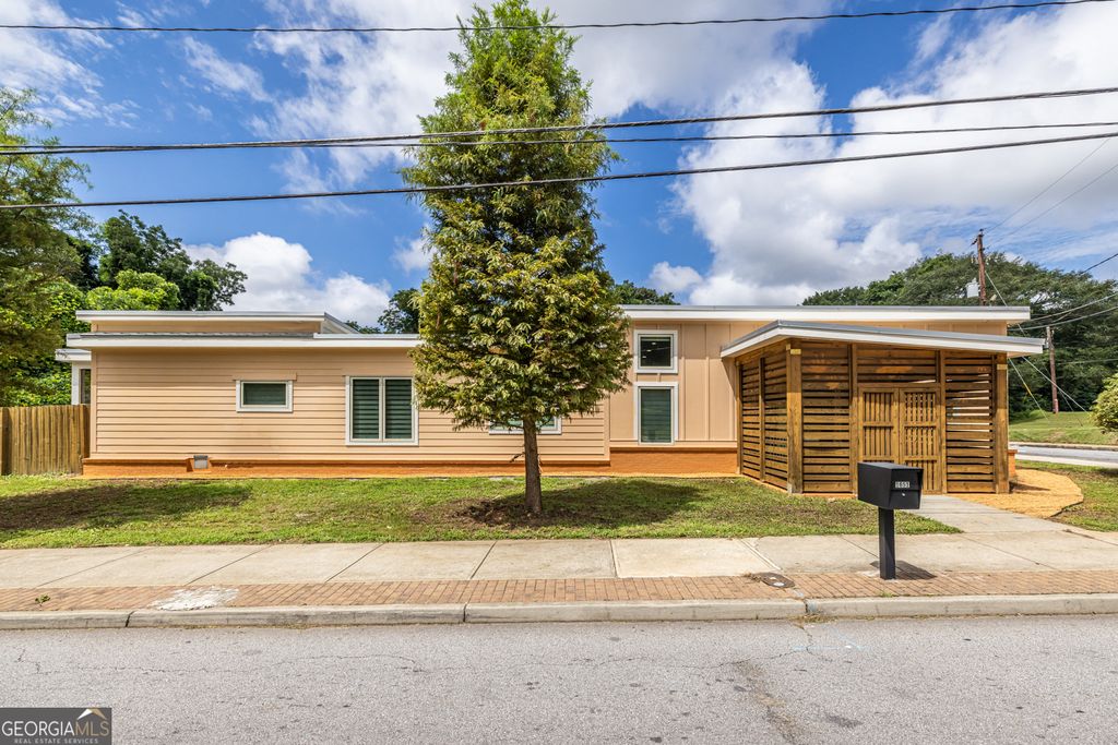 Photo of 1651 Pryor Road SW, Atlanta, GA 30315 (MLS # 10690278)