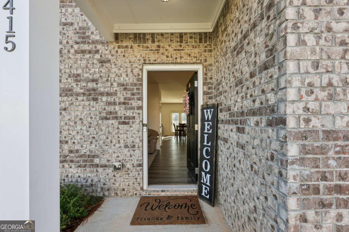 415 Knightsbridge LN