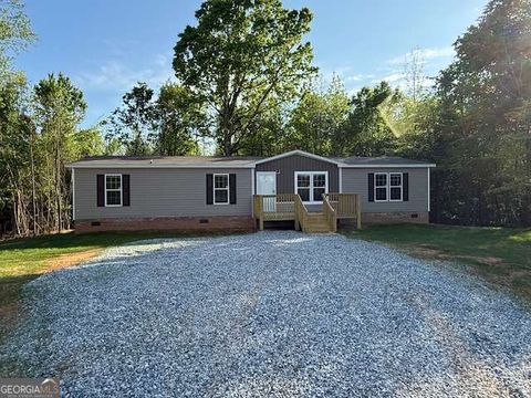 332 Dewaters Commerce GA 30529