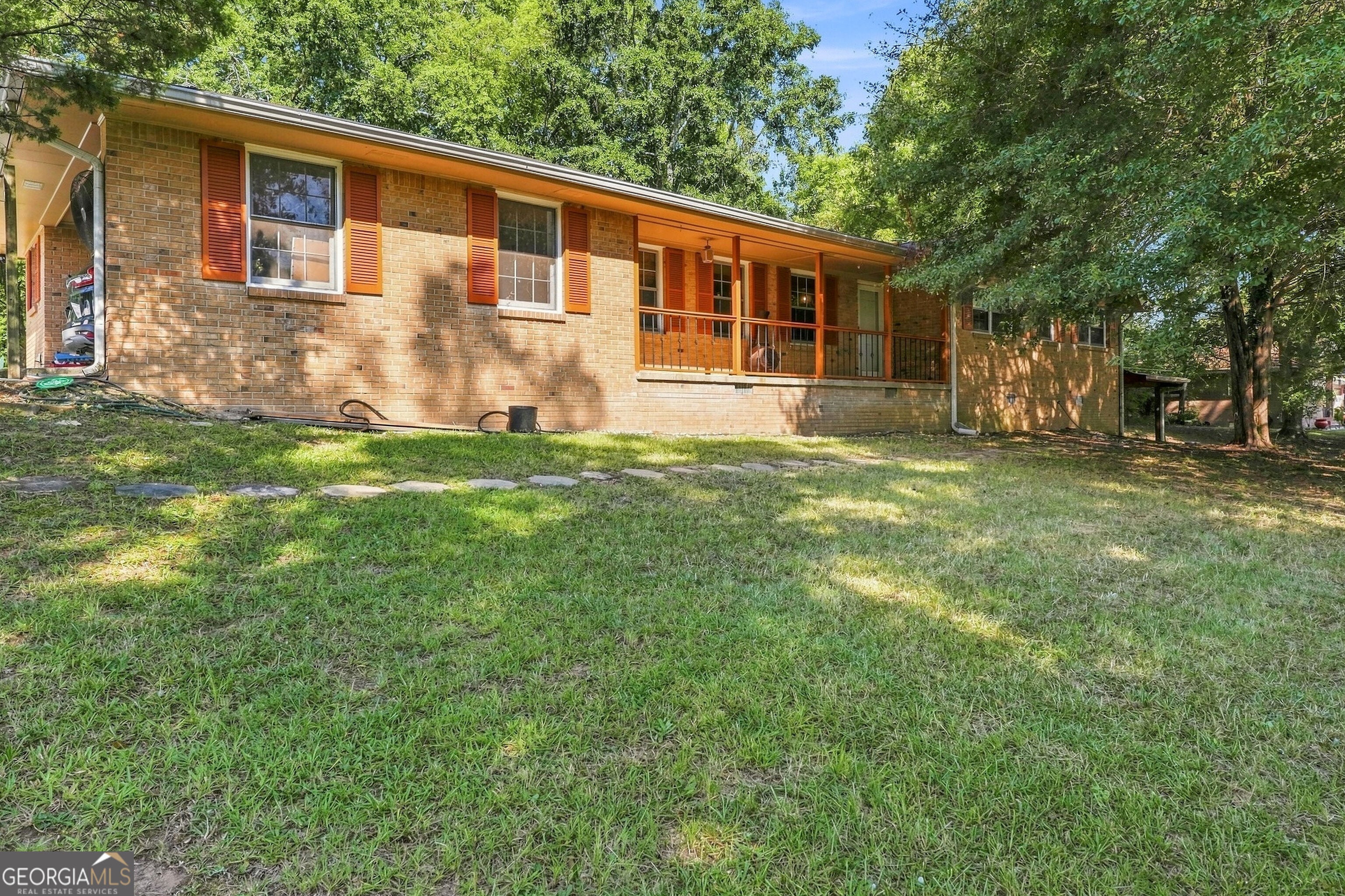 6828 Rockland RD