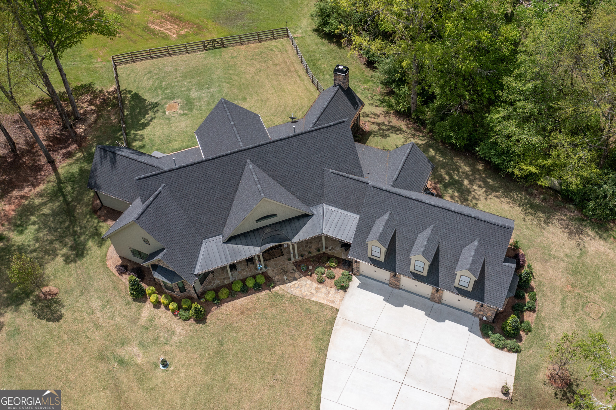 145 Carrington LN