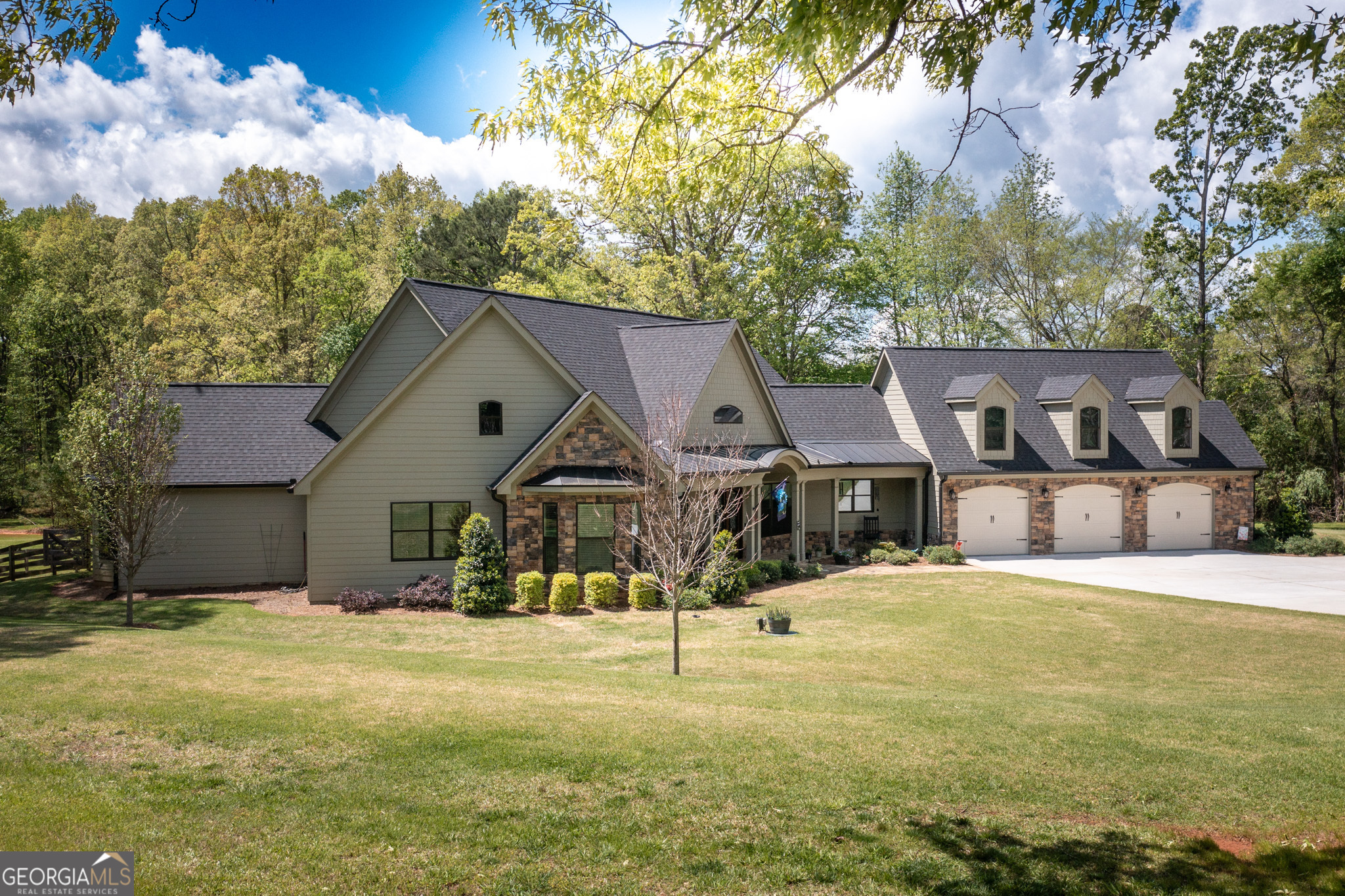 145 Carrington LN