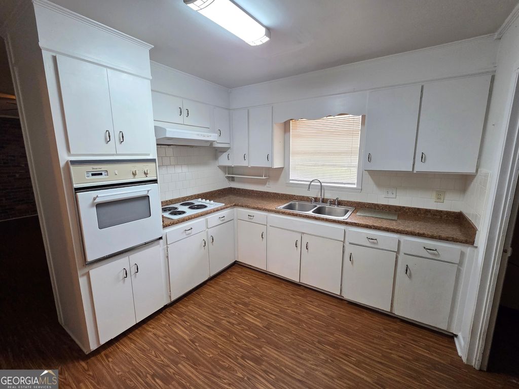 Photo of 106 Lincoln St, Statesboro, GA 30461 (MLS # 10652131)