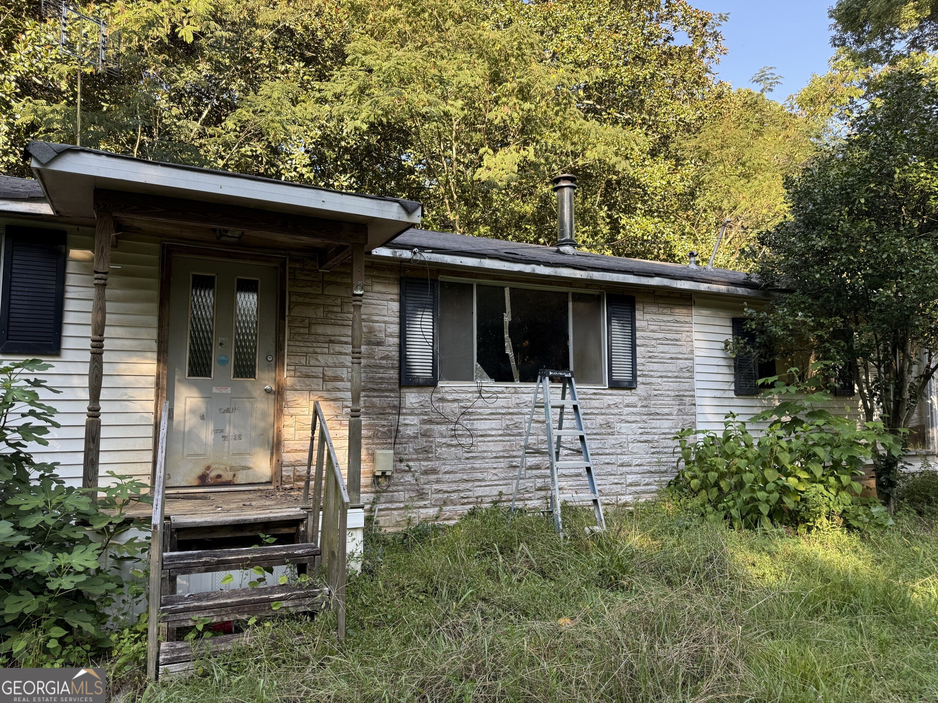 11 Falcon DR