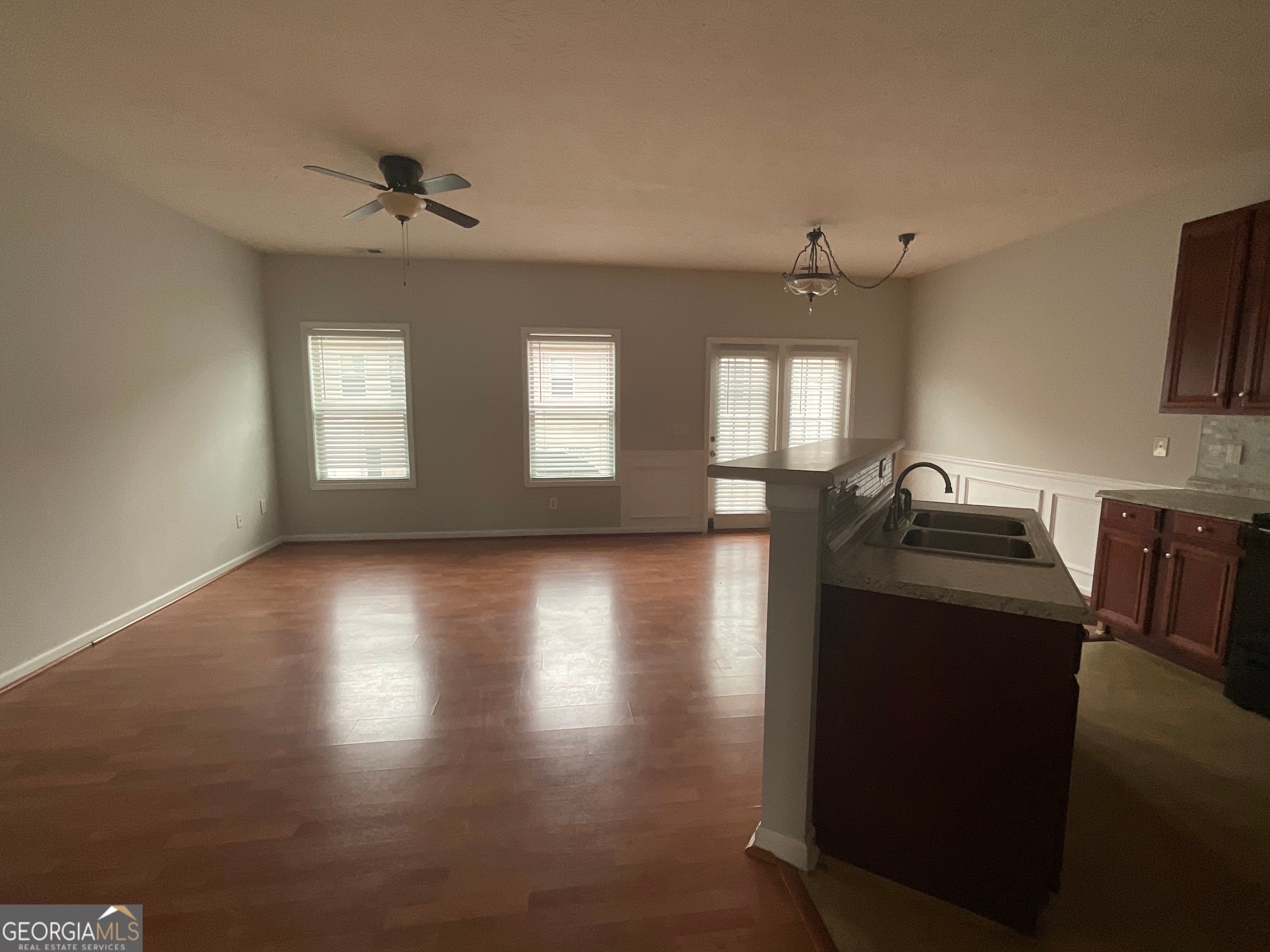 2555 Flat Shoals RD 1703