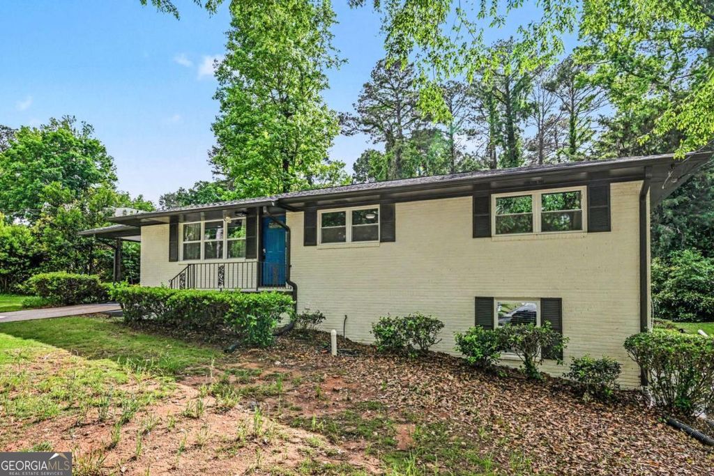 Photo of 2271 Plantation DR, Atlanta, GA 30344 (MLS # 10762555)