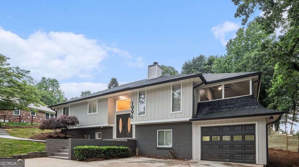 Photo of 1996 Briarwood Drive, Gainesville, GA 30501 (MLS # 10656048)