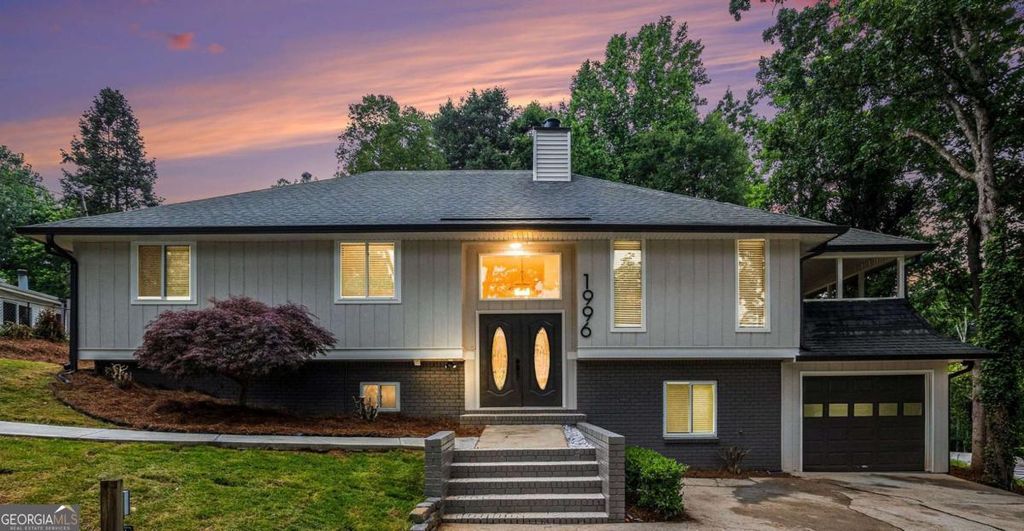 Photo of 1996 Briarwood Drive, Gainesville, GA 30501 (MLS # 10656048)