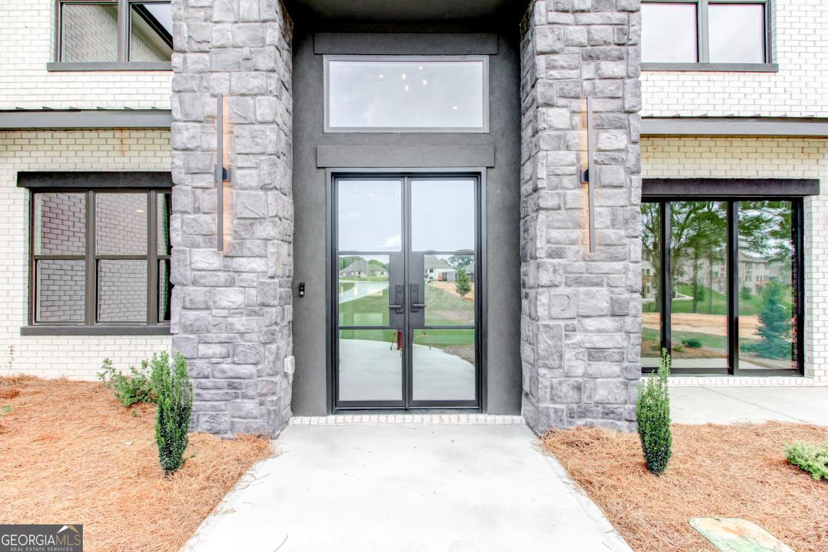 2900 Waterford Dr SW