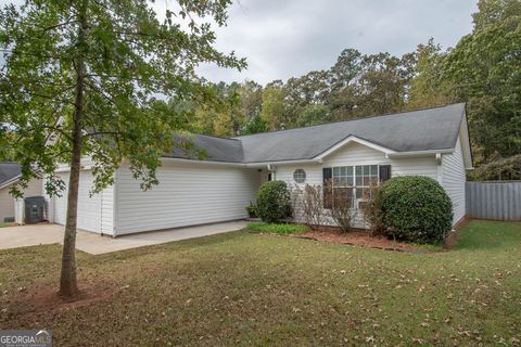 37 Canterbury DR Grantville GA 30220