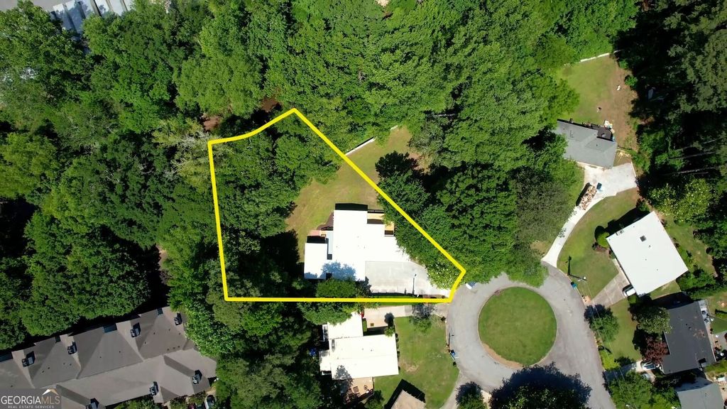 Photo of 2143 Melante Drive NE, Atlanta, GA 30324 (MLS # 10770076)