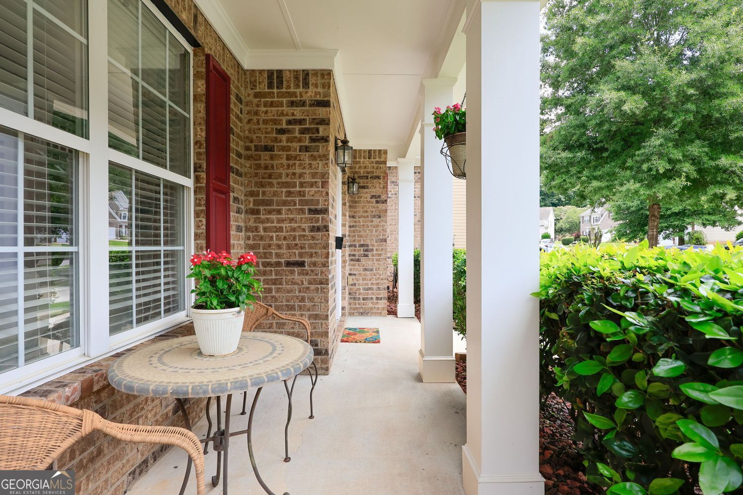 1384 Silvergate DR