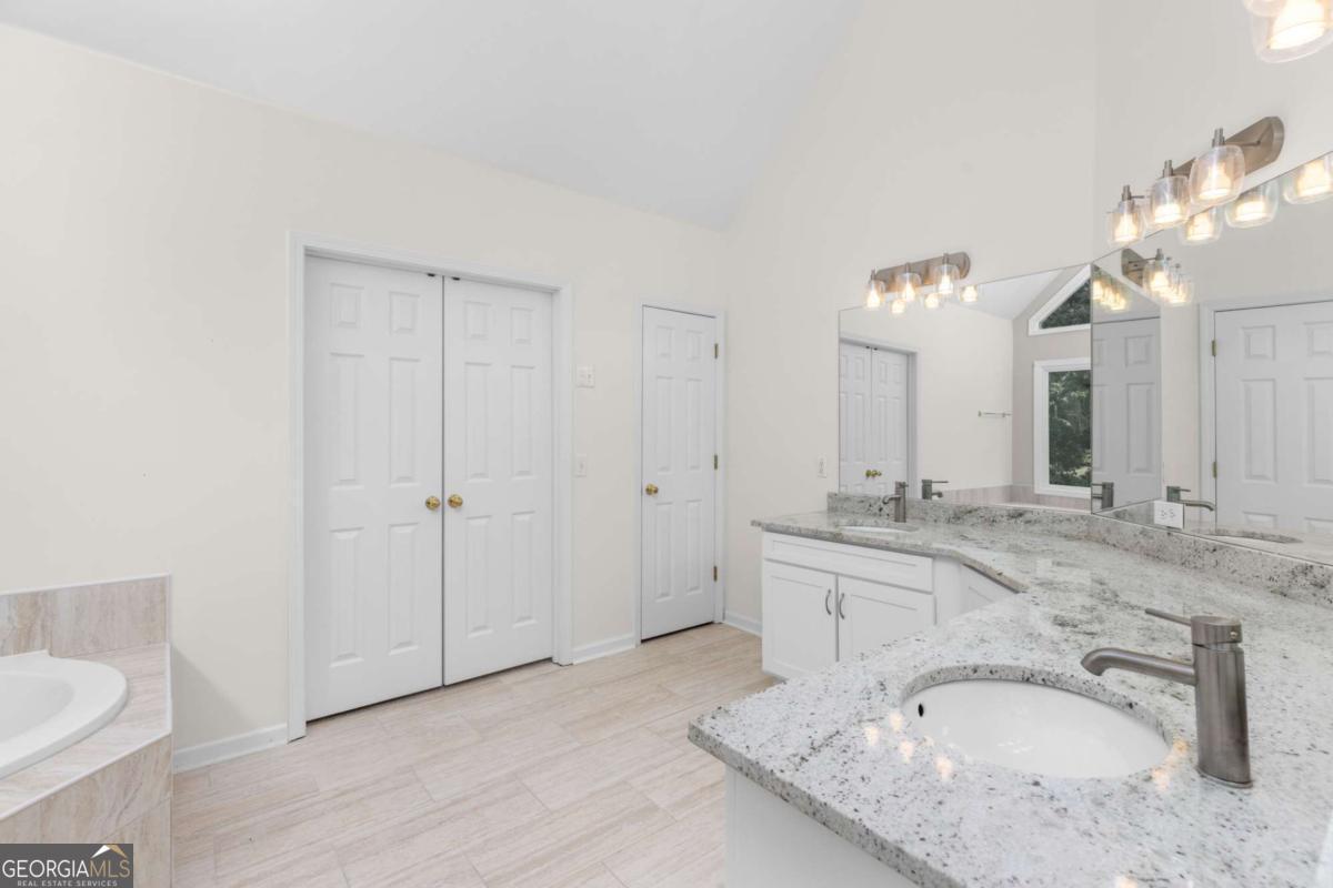 Oxford Lakes - Residential