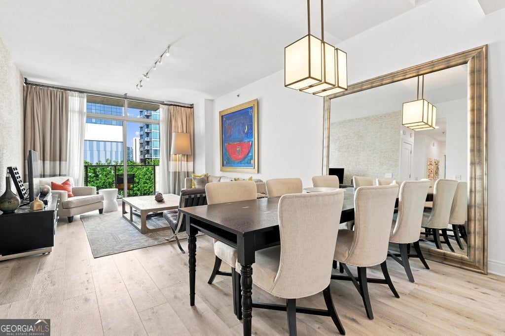 Photo of 905 Juniper Street NE #612, Atlanta, GA 30309 (MLS # 10830502)