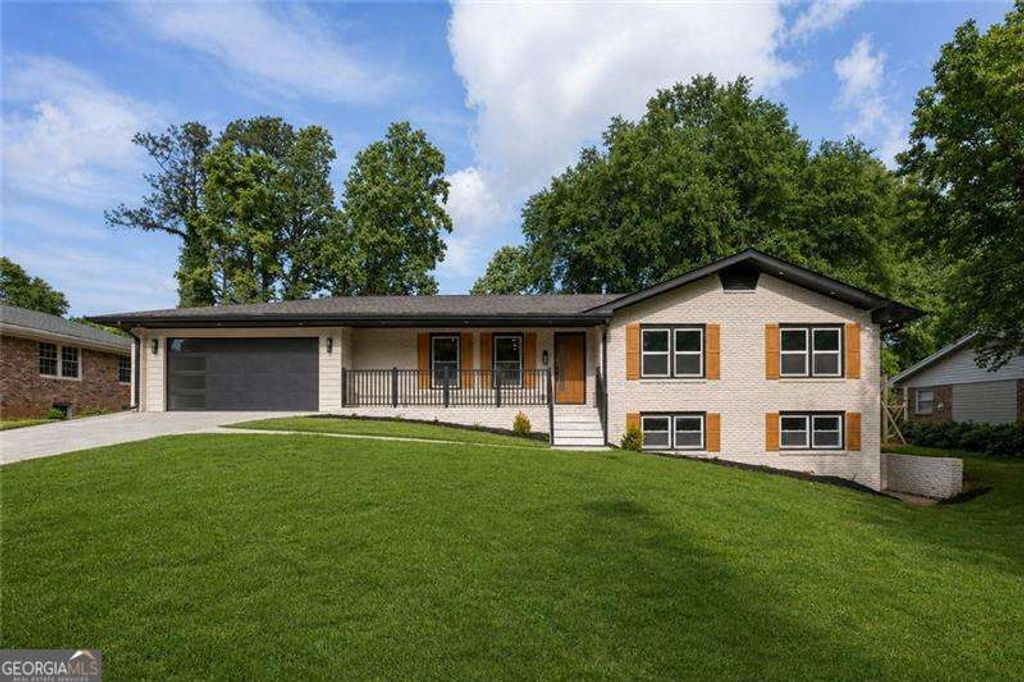 Photo of 3767 Plumcrest Road SE, Smyrna, GA 30082 (MLS # 10755280)