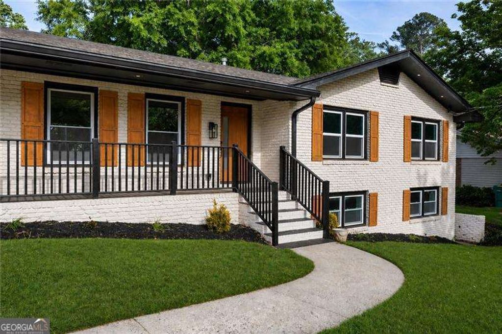 Photo of 3767 Plumcrest Road SE, Smyrna, GA 30082 (MLS # 10755280)