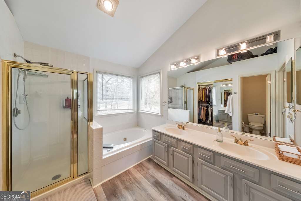 2160 Whitehall DR NE