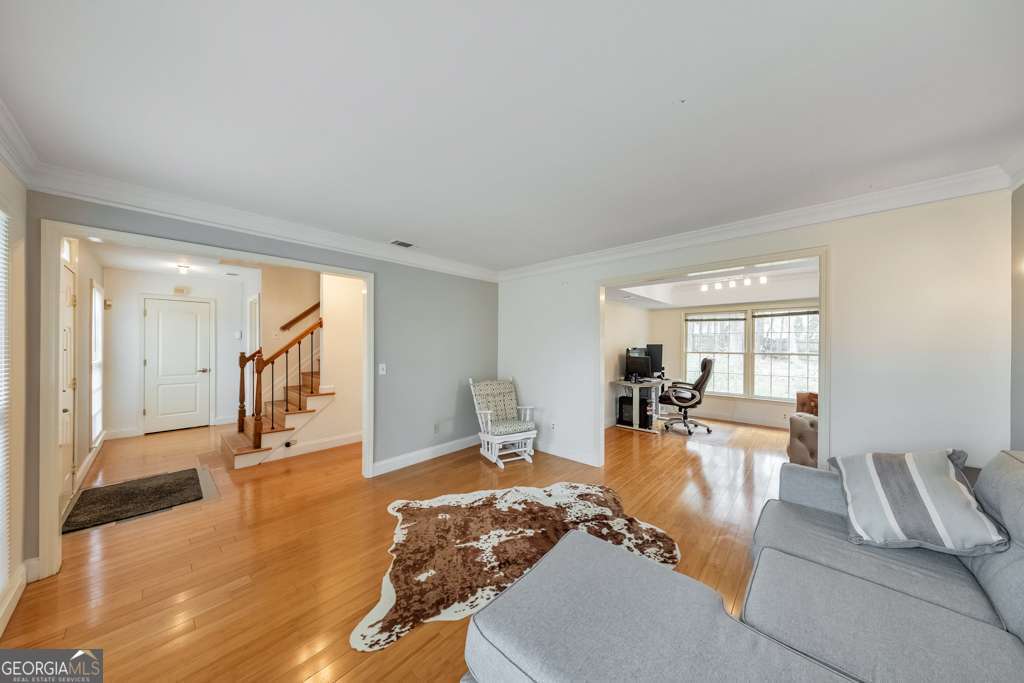 2160 Whitehall DR NE