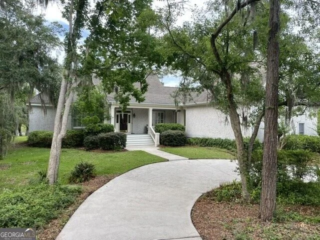17 Boundary Lane
