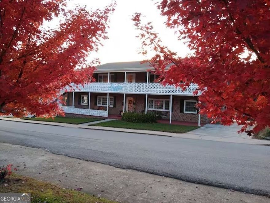 Welcome to this charming and inviting property in downtown Clayton! Enjoy all that the GA Mountains have to offer. Directly behind Main St restaurants, shops & bars- you won't even need a car! Lake Burton/Lake Rabun are short drives. Endless outdoor activities: hiking, biking, rafting. BlackRock State Park & Tallulah Gorge State Park 10 mins away!