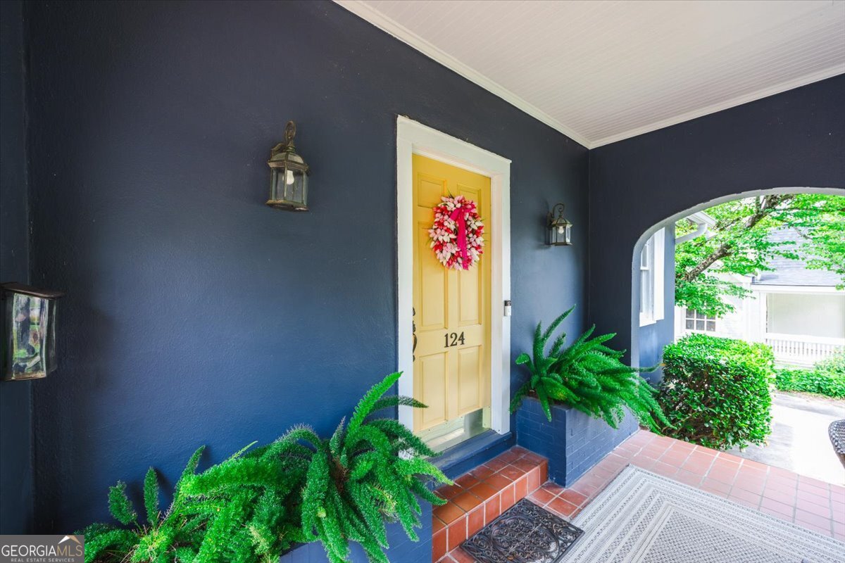 124 Desoto PL