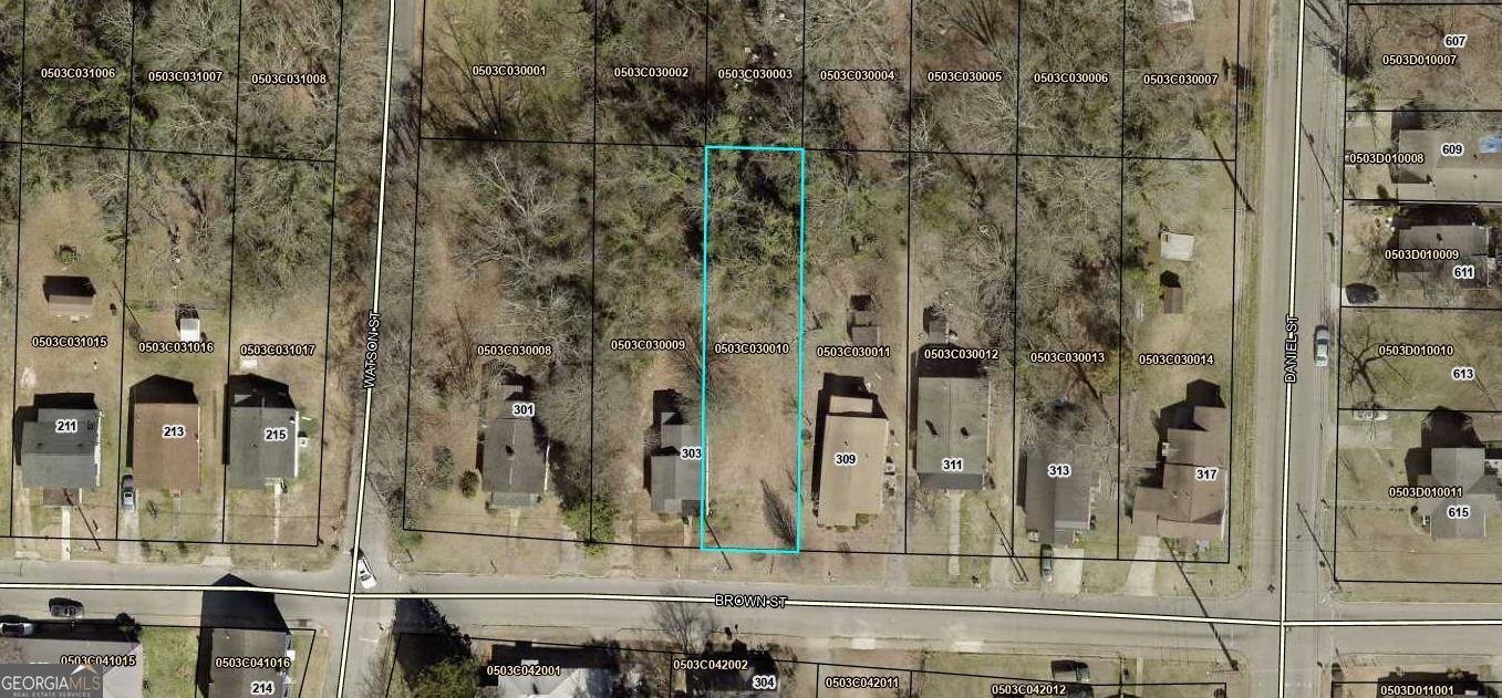 Vacant Lot. Perfect for building/development. Minutes from downtown.