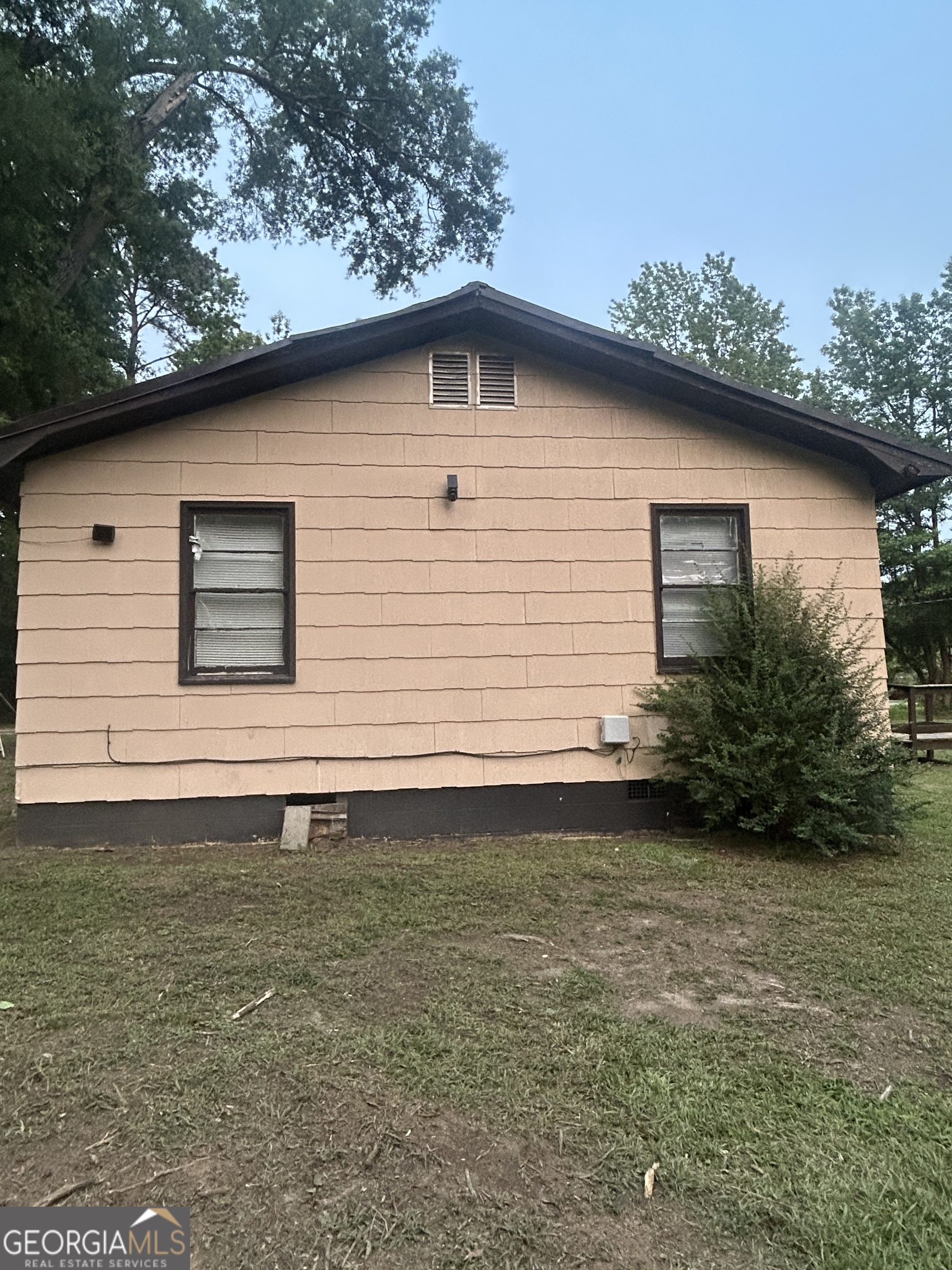 609 Alfred C Carson DR